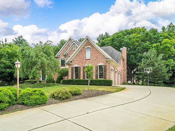 3rd image of 13868 Bridgewater Ct
