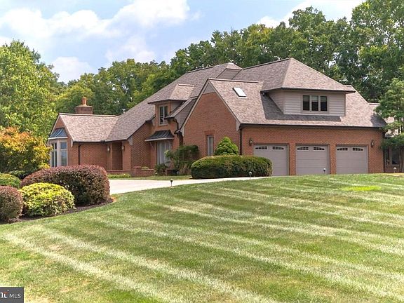 3rd image of 9720 Redamar Dr
