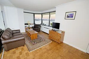 Rented by Plaza Real Estate Group