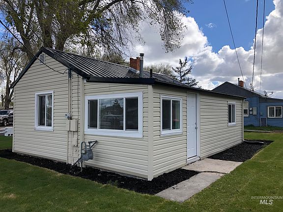 3rd image of 1164 Gem Ave