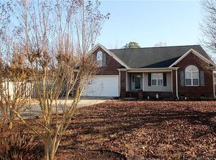 5211 Heather St, Hope Mills, NC 28348