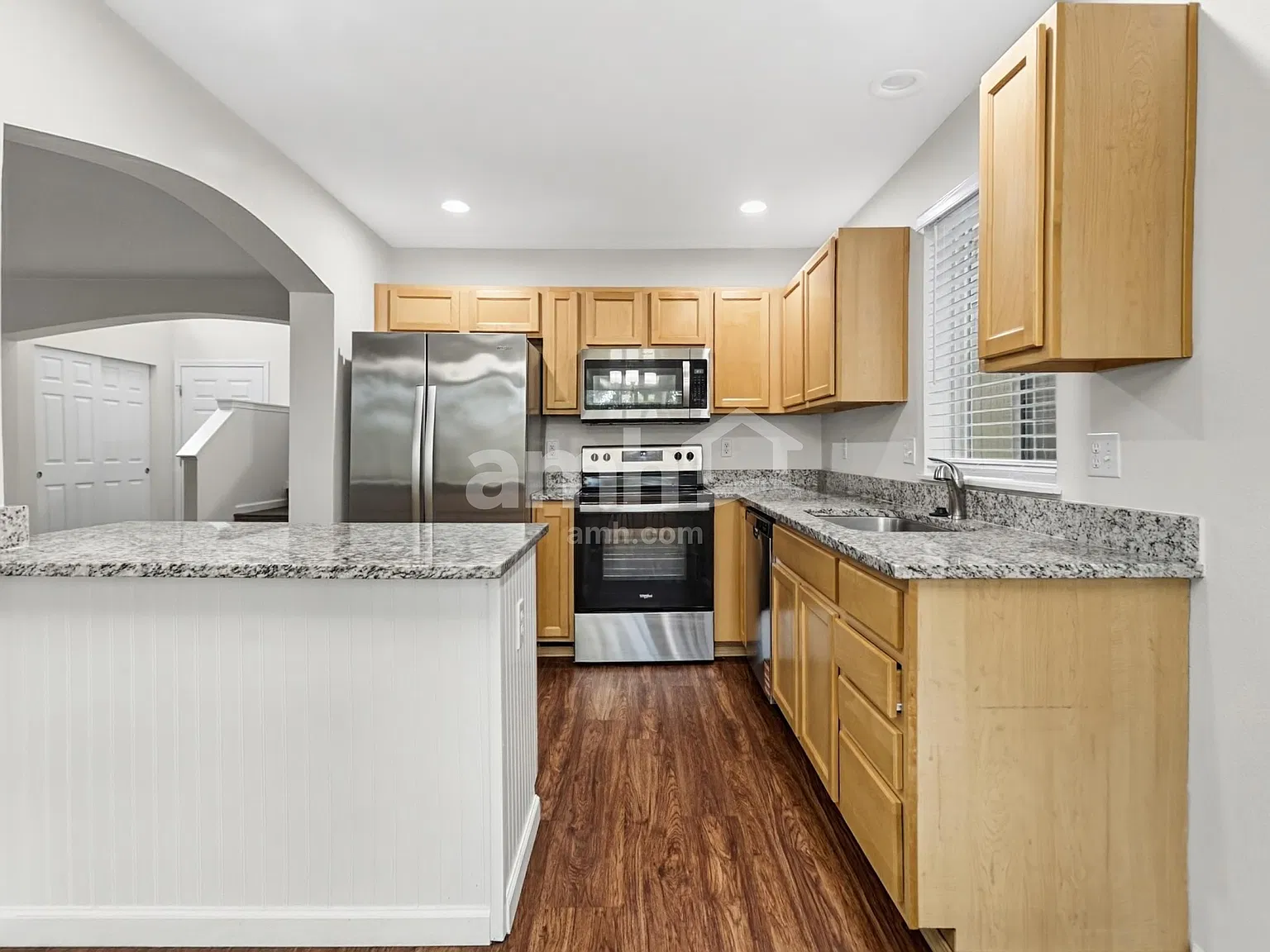 3 bed, 2.0 bath, 1865 sqft, $2,820 — Photo 3