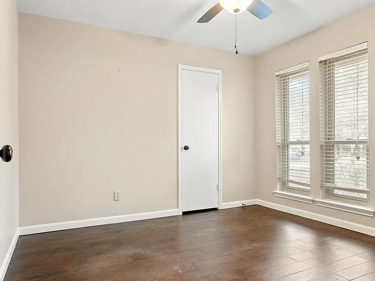 611 Field St — Photo 28