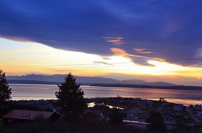 Skyline changes all day