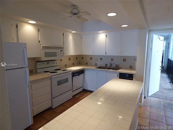 2nd image of 1212 SE 2nd Ct APT 202
