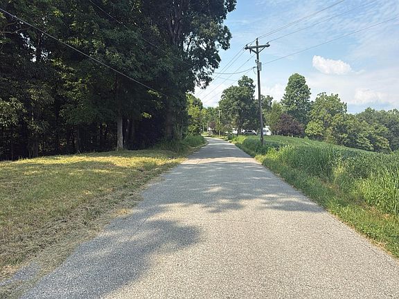 5th image of 5739 S Riddle Rd