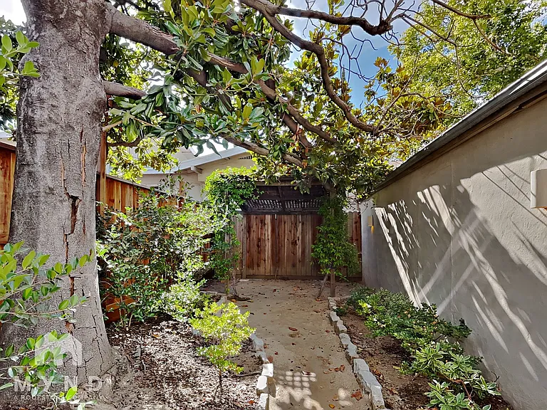 2401 W St — Photo 14