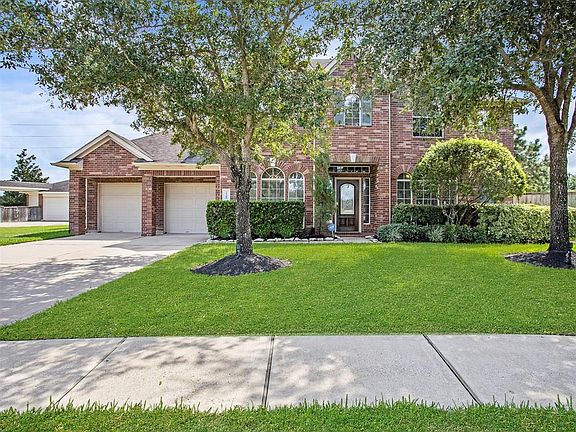 2nd image of 26302 Crescent Cove Ln