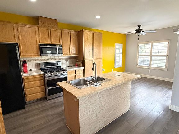 5th image of 1416 San Rafael St