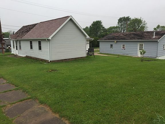 3rd image of 302 E North Railroad St