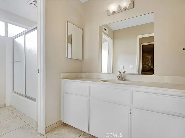 8024 Valle Vista Dr — Photo 12