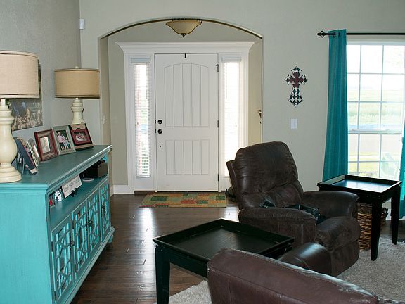 3rd image of 8104 City View Dr
