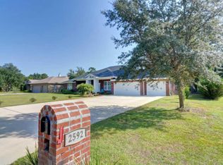 2592 Crescent Rd, Navarre, FL 32566
