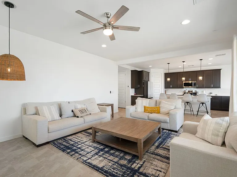 3110 E Hayfield Way — Photo 3