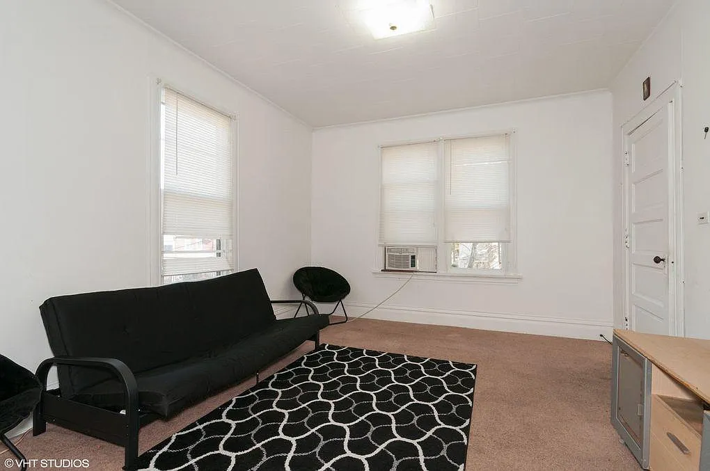 2 bed, 950 sqft, $1,500 — Photo 3