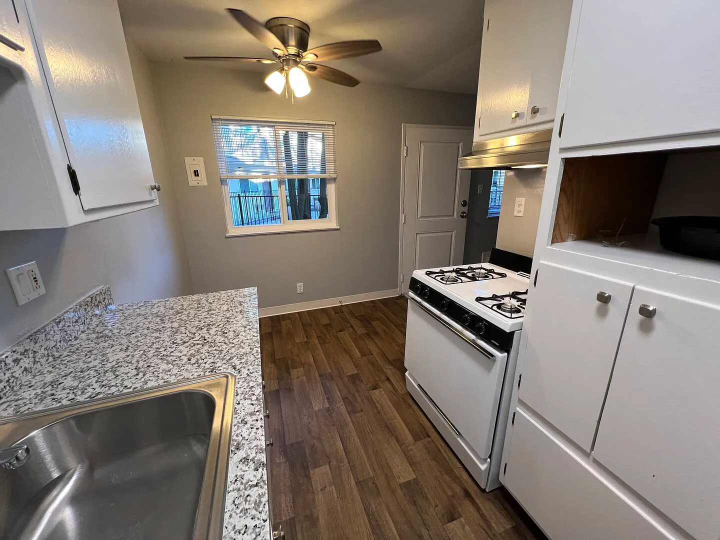 Tiffany Plaza Apartments — Photo 2