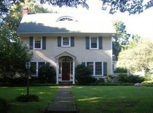 23 Fairview Ave, East Williston, NY 11596