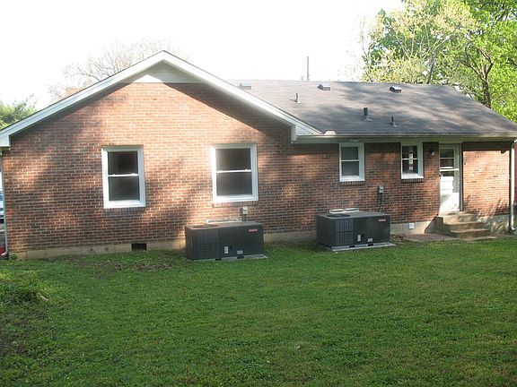 3rd image of 3005 Oakland Ave