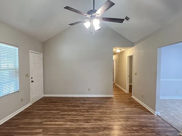 536 Loblolly Ln — Photo 6