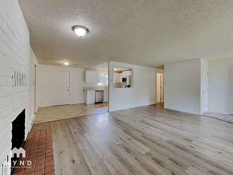 8612 Sw Ctr — Photo 4