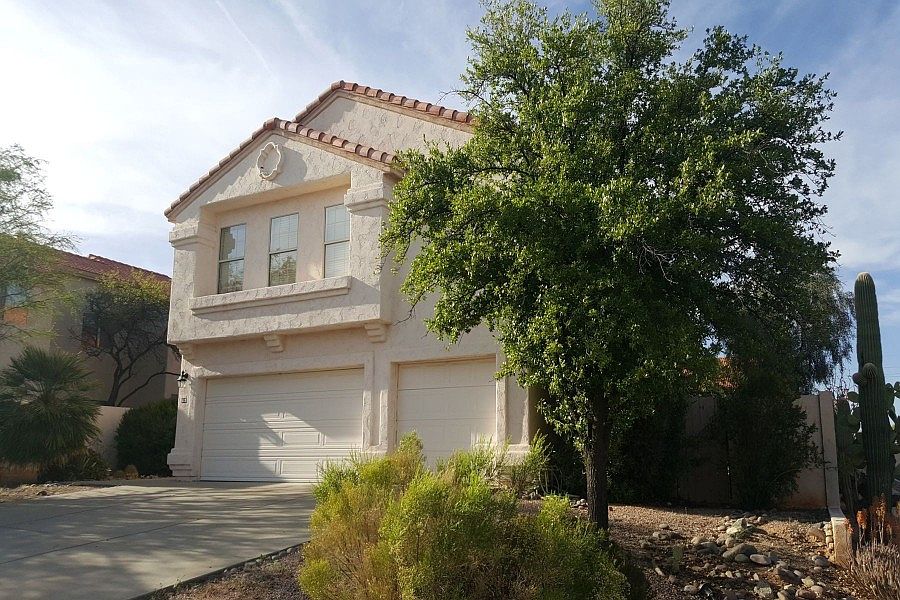 2nd image of 950 W Graythorn Pl