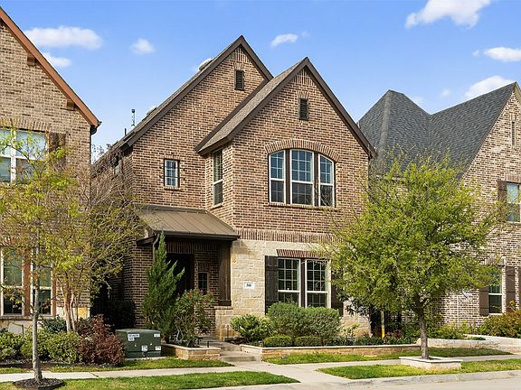 2nd image of 580 Courtyard Ln