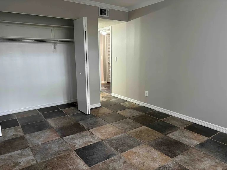 315 Grant Ave — Photo 13