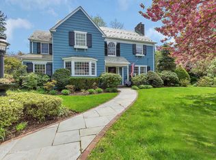 316 Manhasset Woods Rd, Manhasset, NY 11030