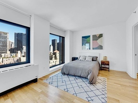 3rd image of 49 E 34th St #20A