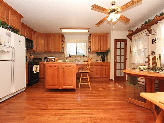 2nd image of 1216 Juniper Dr