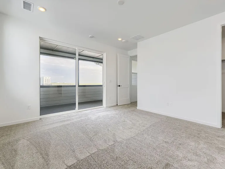 10940 Stanza Ln — Photo 12
