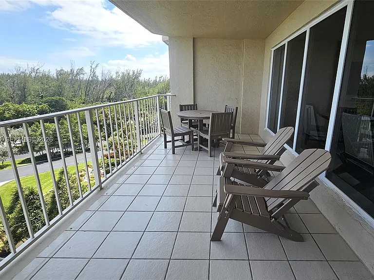 4001 N Ocean Blvd #702 — Photo 36