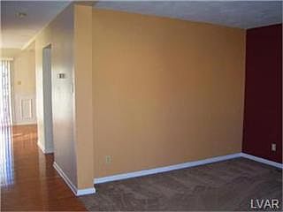 3rd image of 810 Cove Ct