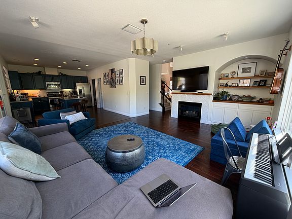 Family Room (opens to kitchen)