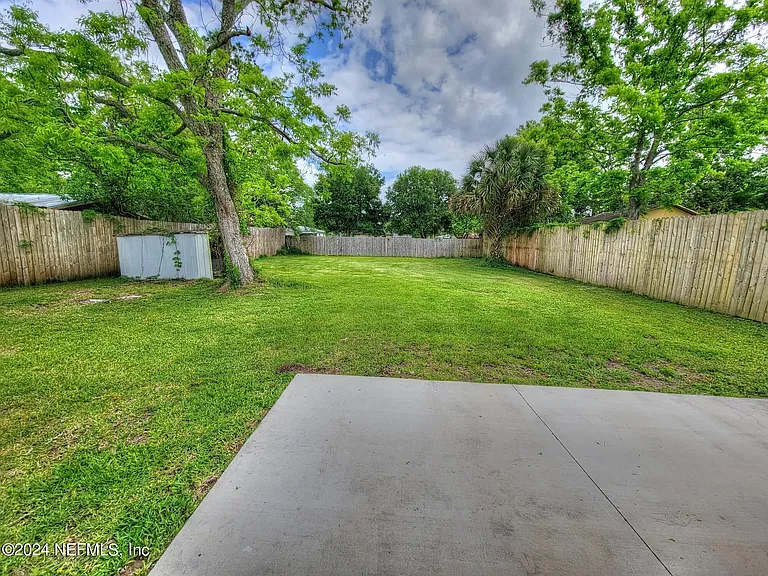 3919 Skycrest Dr — Photo 25