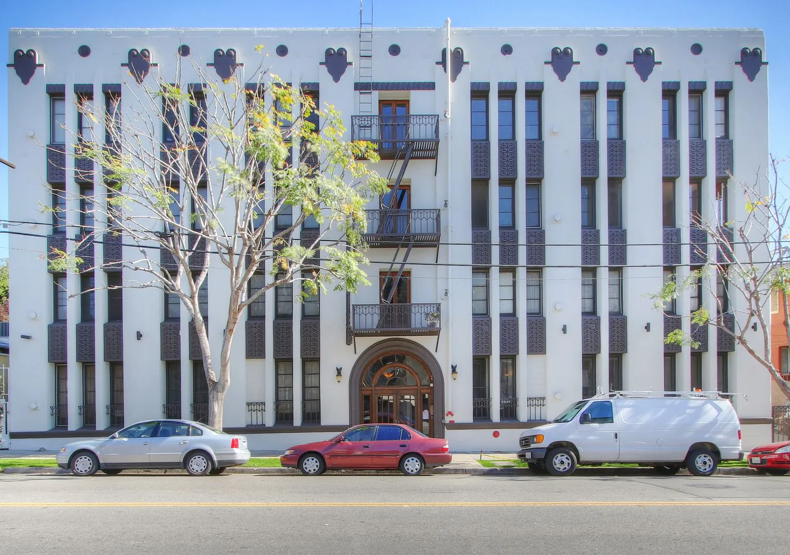EC1 - 1650 Echo Park Apartments — Photo 4