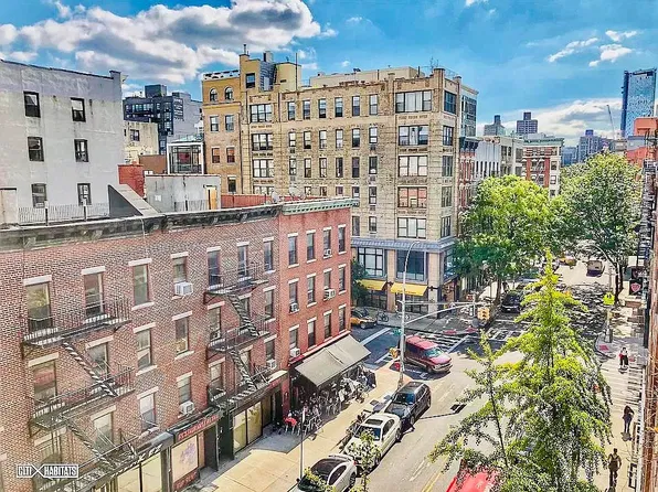 246 E 2nd St #4E, New York, NY 10009