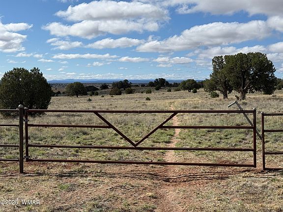 3rd image of 228 County Road 9328 N
