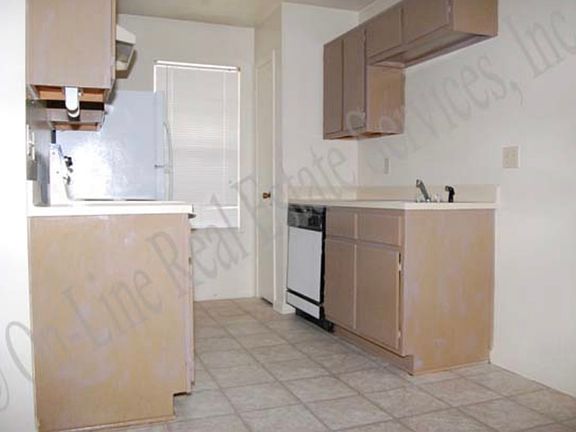 5th image of 1018 Navarro Dr