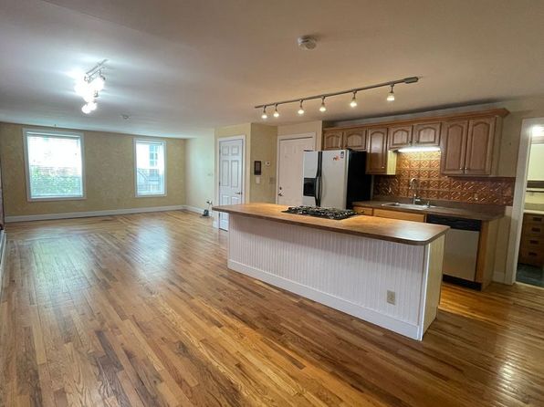 323 E Water St APT 2