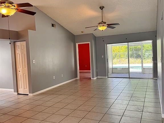 4th image of 2070 Sarah Louise Dr