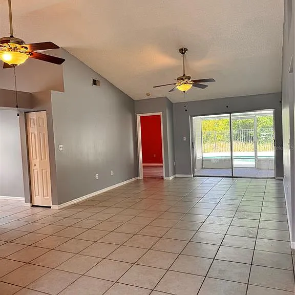2070 Sarah Louise Dr — Photo 4