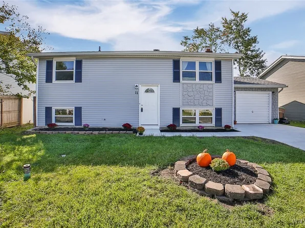 11 Gregory Ct, Depew, NY 14043