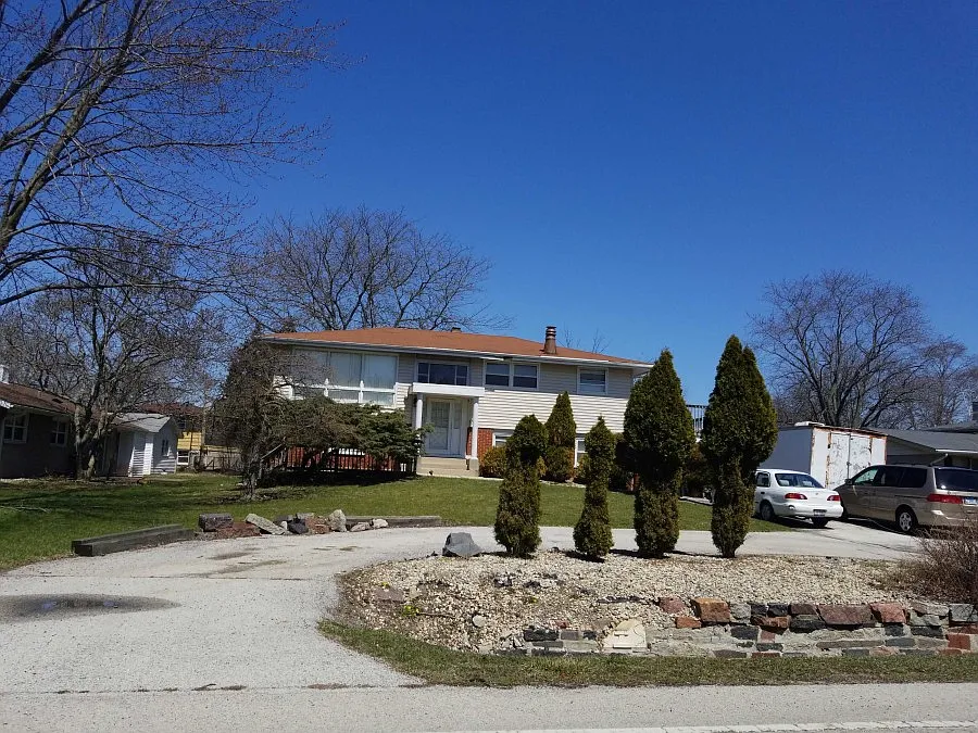 4542 Flossmoor Rd photo 1