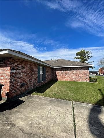 2nd image of 544 Oak Ave #544