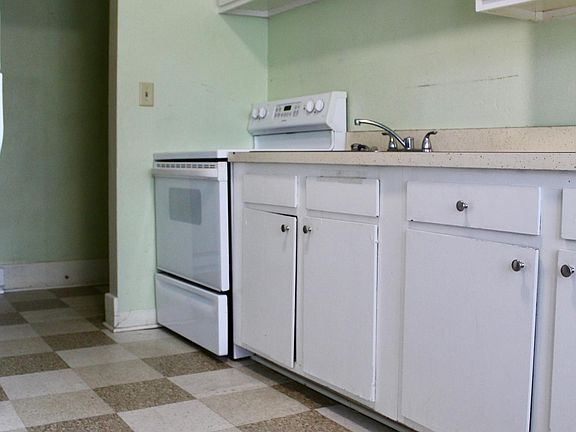 5th image of 456 Capital Ave NE