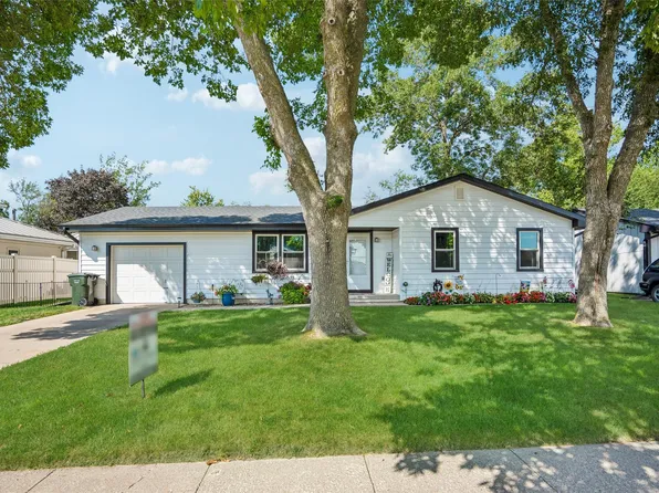 1115 31st St, Perry, IA 50220