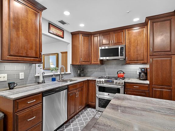 2nd image of 19 Olde Wagon Road