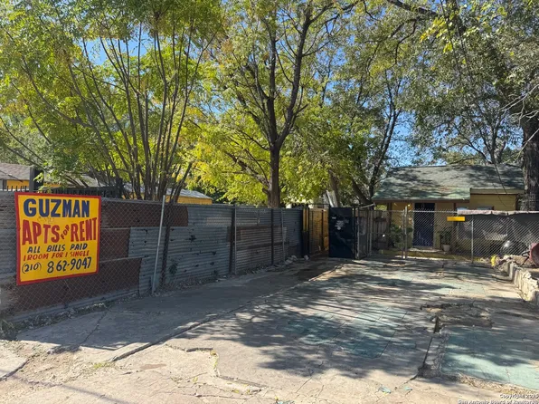 3015 S Flores St, San Antonio, TX 78204