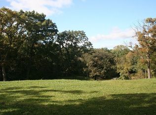 110 Century Oaks Dr, North Barrington, IL 60010